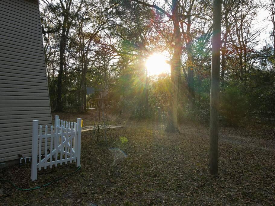Huck's Hideaway Near The Santa Fe River Hébergement de vacances Fort White