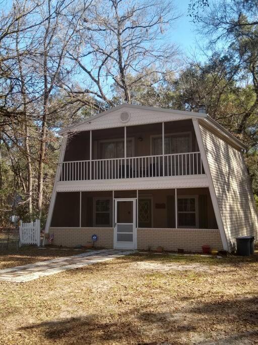 Huck's Hideaway Near The Santa Fe River